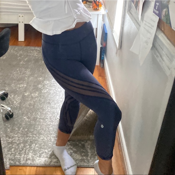 Purple lululemon leggings with mesh - Picture 1 of 3